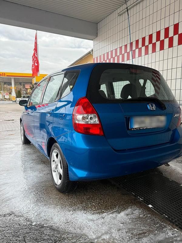 Gebraucht Honda Jazz 78 PS (57 kW) 2006 Blau Kleinwagen