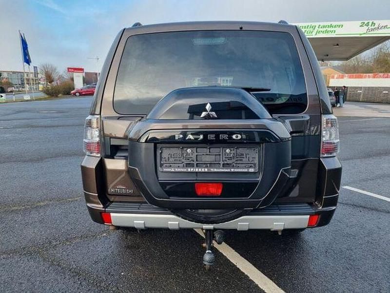 Gebraucht Mitsubishi Pajero Top 190 PS (139 kW) 2017 Braun SUV