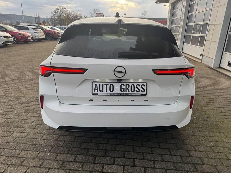 Gebraucht Opel Astra Ultimate 131 PS (96 kW) 2024 Lack weiss banquise/typ aussen Kombi