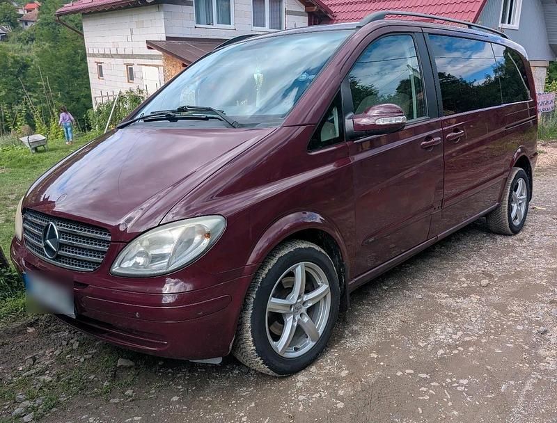 Rot Gebraucht 2005 Mercedes Viano Van / Kleinbus | 5.200 € (Guter Preis) - Bild 1/4
