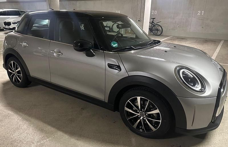 Gebraucht Mini Cooper Essential 136 PS (100 kW) 2023 Grau Kleinwagen