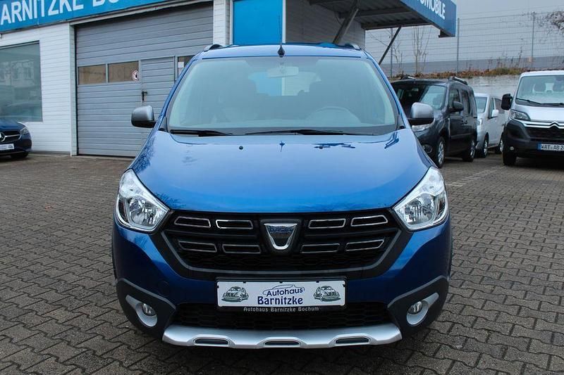 Gebraucht Dacia Lodgy Stepway 131 PS (96 kW) 2021 Blau Van / Kleinbus