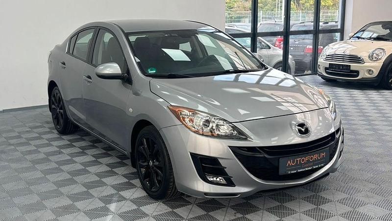 Silber Gebraucht 2009 Mazda 3 High Limousine | 8.999 € - Bild 1/4