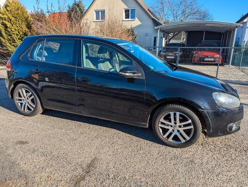 Gebraucht VW Golf VII 105 PS (77 kW) 2012 Schwarz Limousine