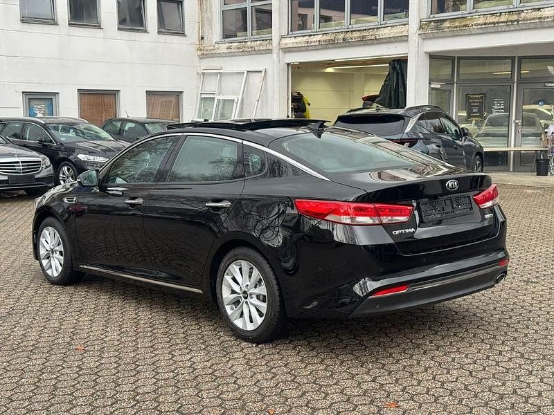 Gebraucht Kia Optima Spirit 141 PS (103 kW) 2016 Schwarz Limousine