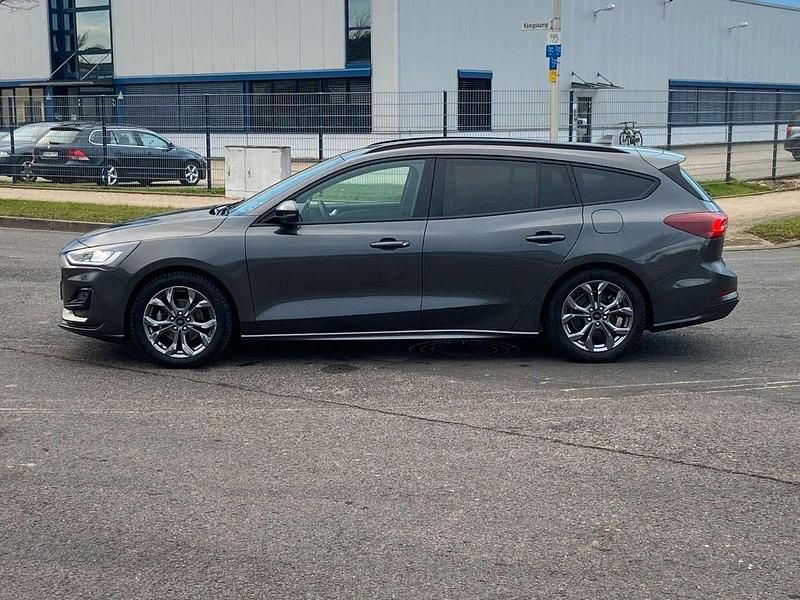 Gebraucht Ford Focus ST-Line 155 PS (114 kW) 2024 Grau Kombi