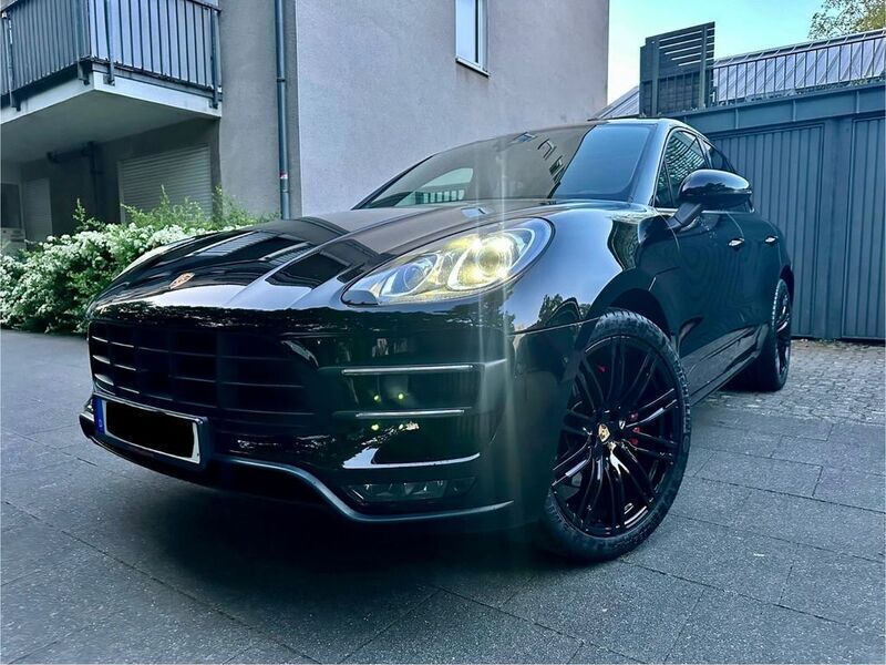 Schwarz Gebraucht 2015 Porsche Macan Turbo SUV | 35.900 € (Fairer Preis) - Bild 1/4