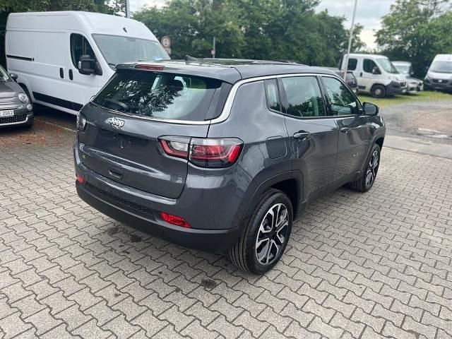 Gebraucht Jeep Compass Altitude 131 PS (96 kW) 2024 Grau SUV