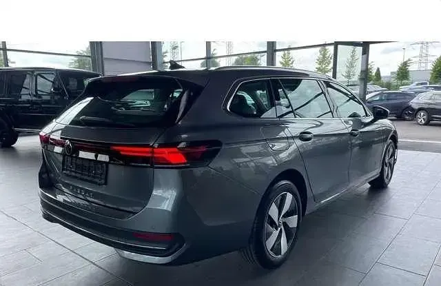Gebraucht VW Passat Business 150 PS (110 kW) 2025 Grau metallic Kombi