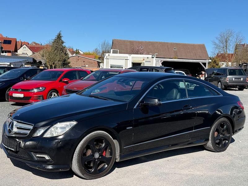 Gebraucht Mercedes E350 AMG line 231 PS (169 kW) 2011 Schwarz Coupé