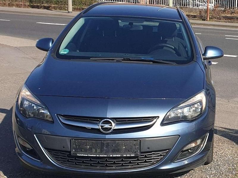 Gebraucht Opel Astra 110 PS (80 kW) 2013 Blau Kombi