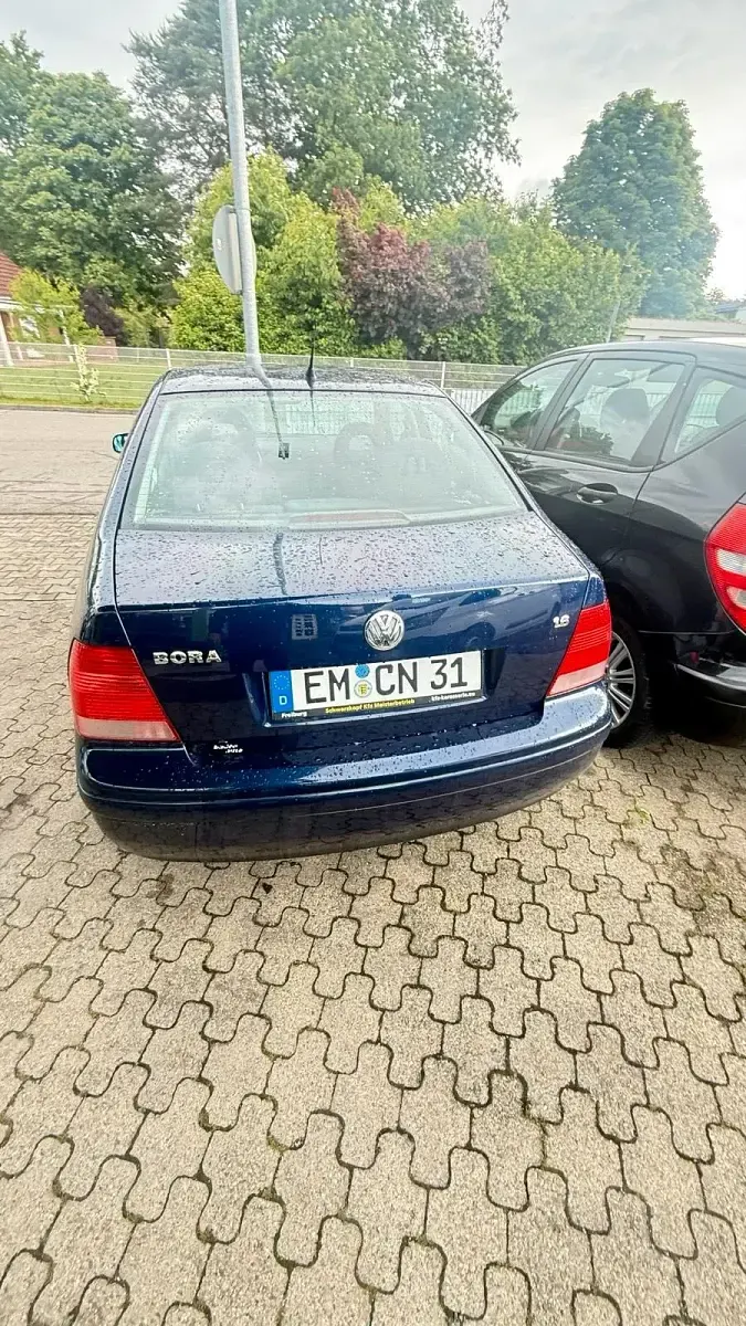 Occasion VW Bora 100 ch (73 kW) 2000 Bleue Berline