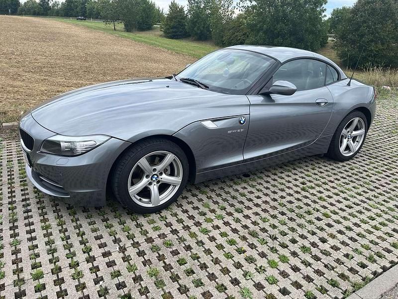 Silber Gebraucht 2010 BMW Z4 Cabrio | 19.900 € (Fairer Preis) - Bild 1/4