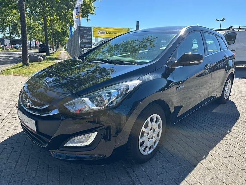 Schwarz Gebraucht 2014 Hyundai i30 Trend Kombi | 9.990 € (Fairer Preis) - Bild 1/4