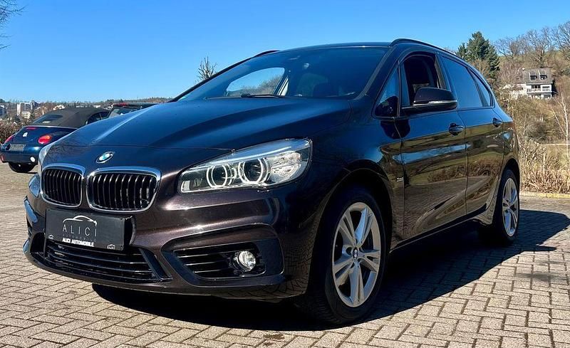 Gebraucht BMW 220 Sport Line 190 PS (139 kW) 2016 Braun Van / Kleinbus