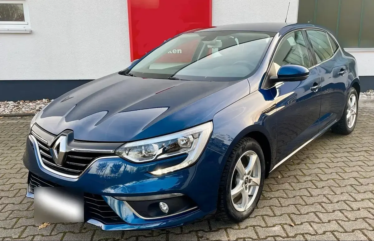 Używany Renault Mégane Intens 132 KM (97 kW) 2017 Niebieski Sedan/Limuzyna
