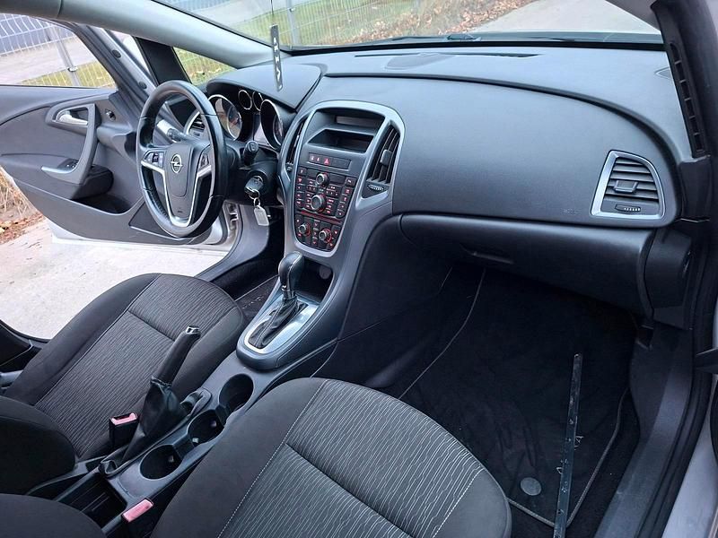 Gebraucht Opel Astra 164 PS (120 kW) 2012 Silber Kombi