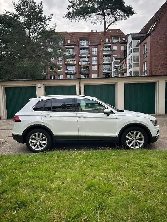 Gebraucht VW Tiguan Highline 150 PS (110 kW) 2018 Weiß SUV
