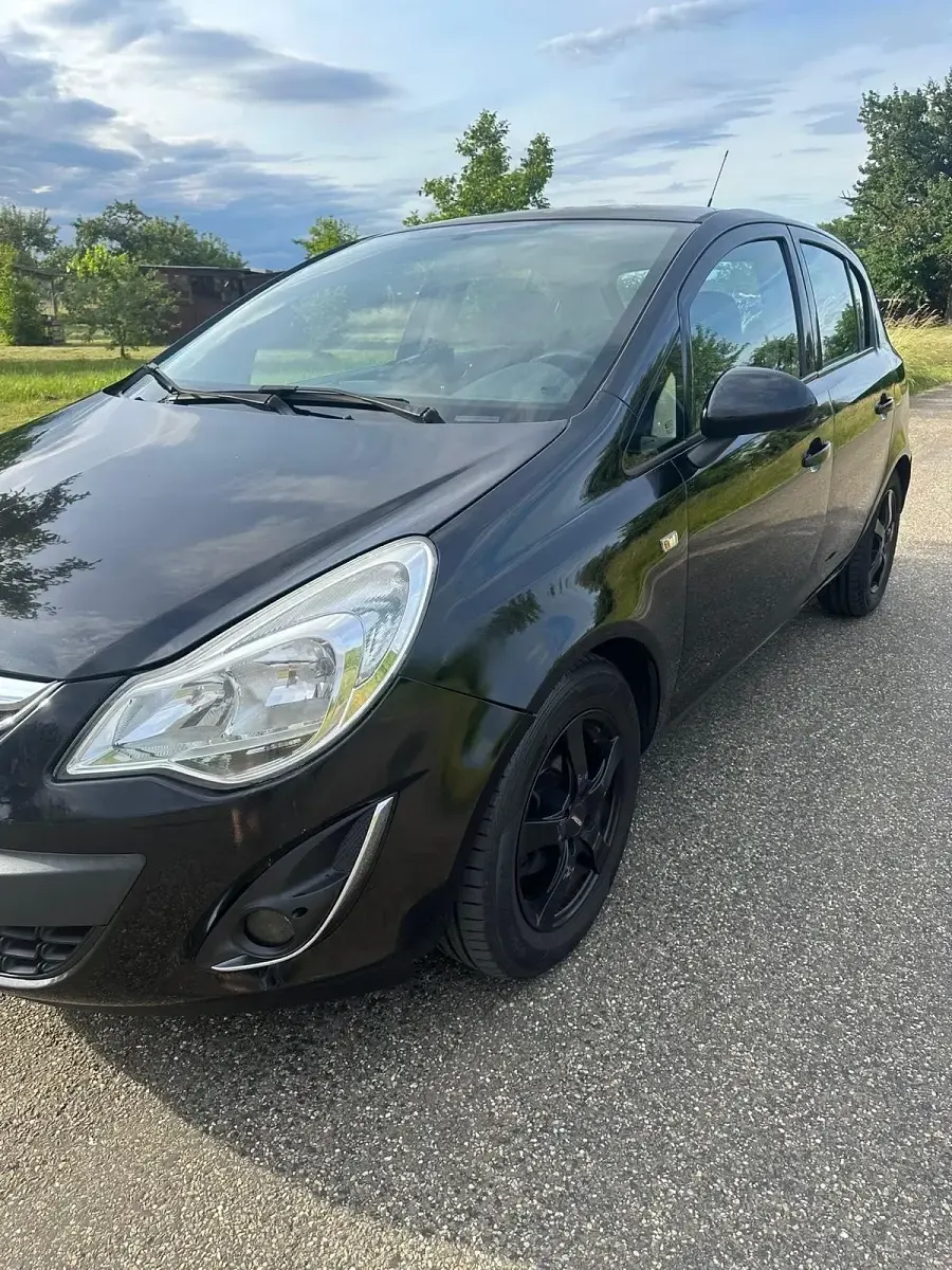 Gebraucht Opel Corsa 87 PS (63 kW) 2011 Schwarz Kleinwagen