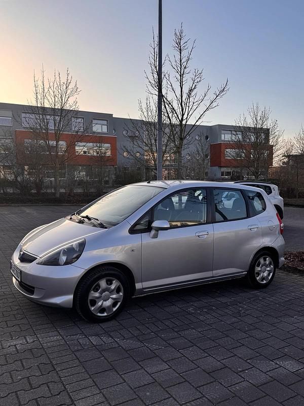 Gebraucht Honda Jazz 80 PS (58 kW) 2007 Grau Kleinwagen