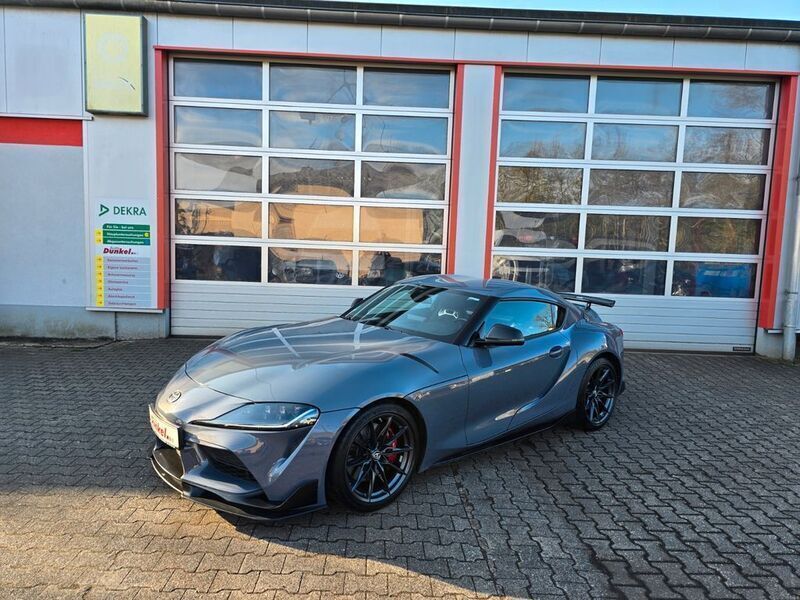 Grau Gebraucht 2023 Toyota Supra Coupé | 57.499 € (Fairer Preis) - Bild 1/4