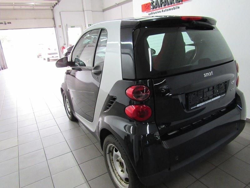 Gebraucht Smart ForTwo Coupé 71 PS (52 kW) 2010 Schwarz Kleinwagen