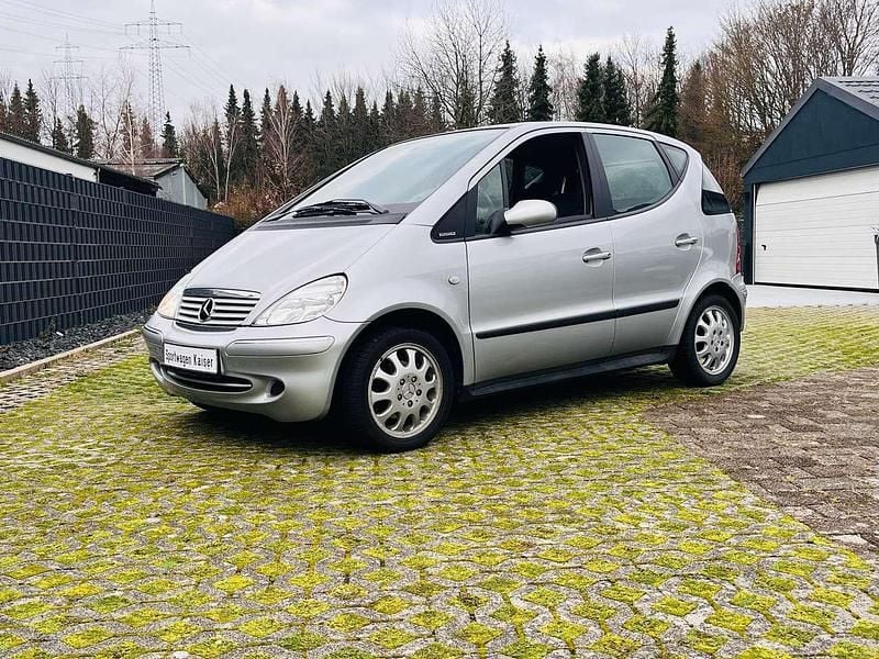 Silber Gebraucht 2002 Mercedes A140 Elegance Limousine | 790 € (Superpreis) - Bild 1/4