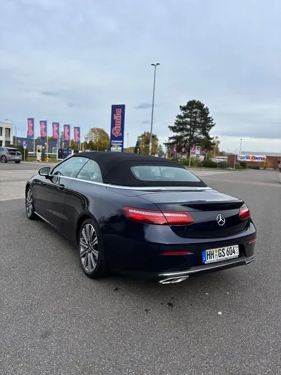 Gebraucht Mercedes E200 184 PS (135 kW) 2017 Blau Cabrio
