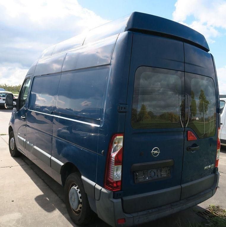 Gebraucht Opel Movano 125 PS (91 kW) 2015 Signalblau Van