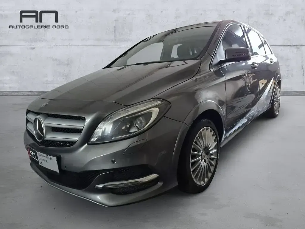 Gebraucht Mercedes B200 156 PS (114 kW) 2016 Grau Kleinwagen