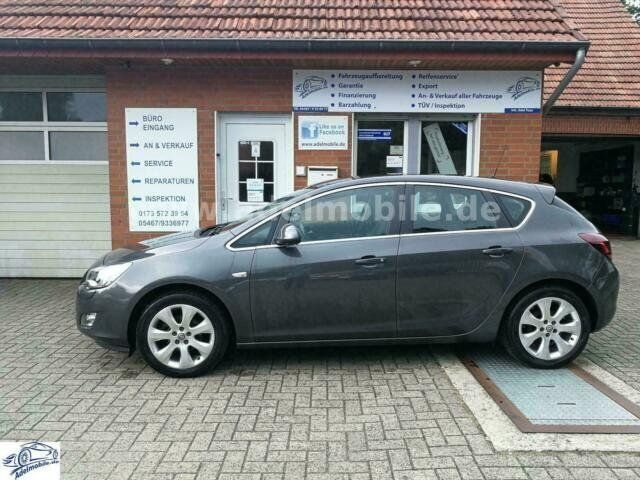 Gebraucht Opel Astra Innovation 116 PS (85 kW) 2011 Karbongrau (metallic) Limousine