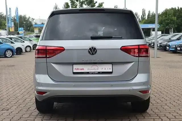 Neu VW Touran 150 PS (110 kW) 2026 Silber Van / Kleinbus