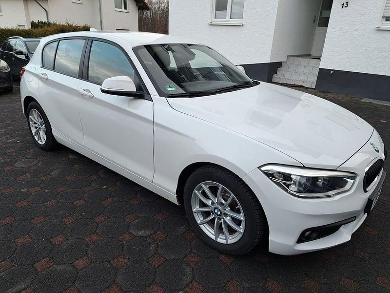 Gebraucht BMW 118 Advantage 136 PS (100 kW) 2018 Weiß Kleinwagen