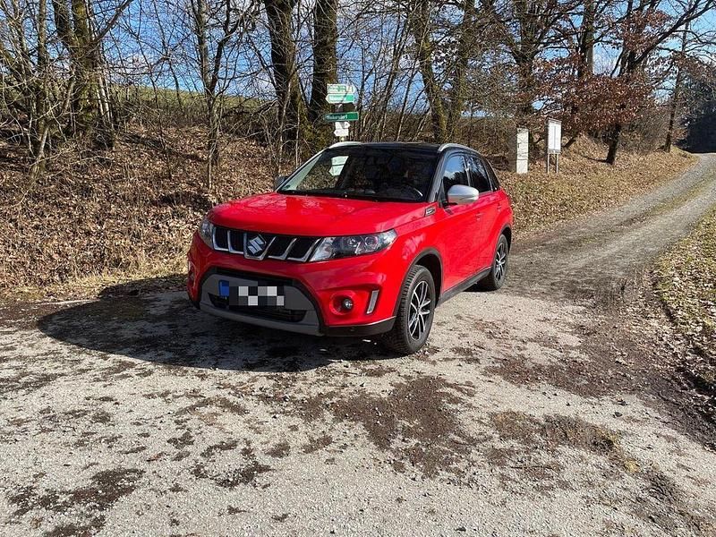 Gebraucht Suzuki Vitara 140 PS (102 kW) 2018 Rot SUV
