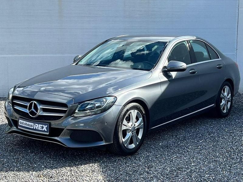 Grau Gebraucht 2017 Mercedes C200 Avantgarde Limousine | 17.600 € (Guter Preis) - Bild 1/4