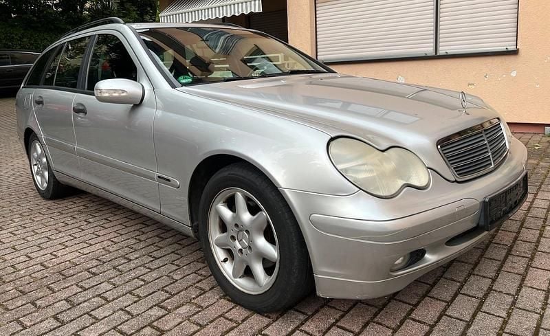 Silber Gebraucht 2003 Mercedes C220 Kombi | 2.000 € (Guter Preis) - Bild 1/4