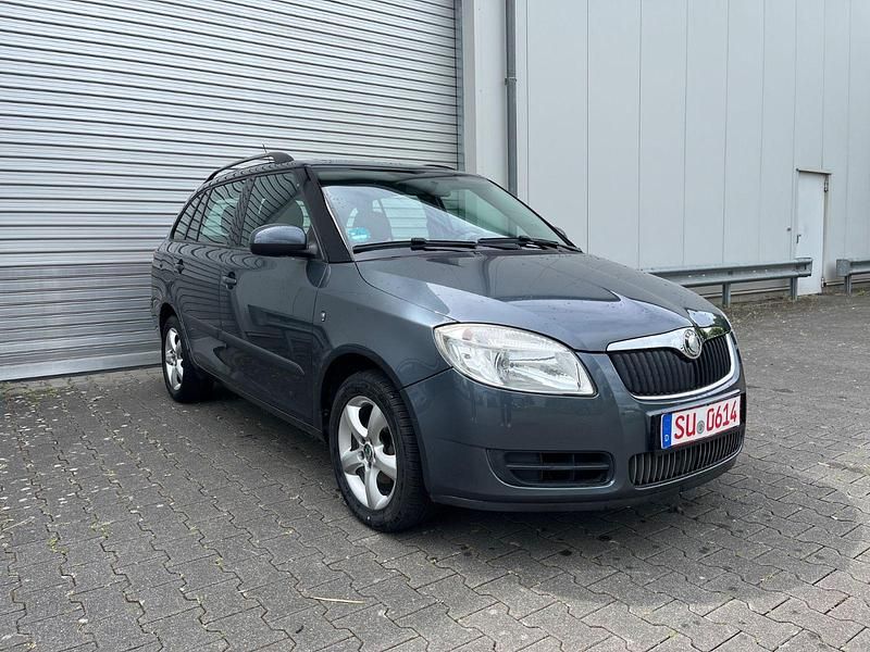 Grau Gebraucht 2009 Skoda Fabia Style Kombi | 5.500 € (Etwas zu teuer) - Bild 1/4