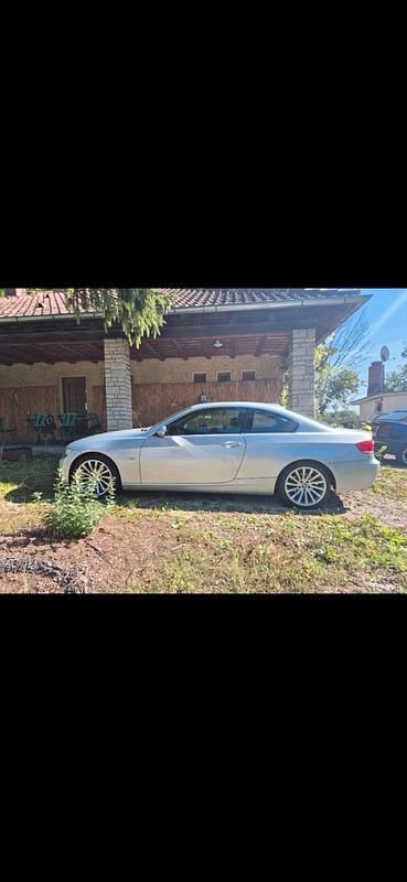 Gebraucht BMW 325 218 PS (160 kW) 2008 Silber Coupé