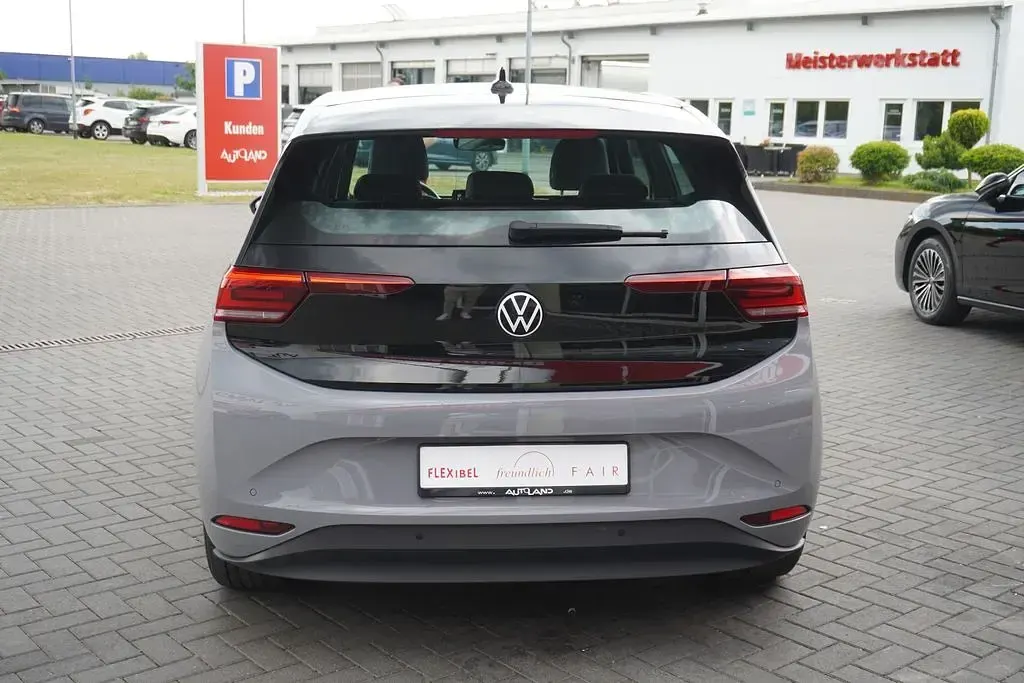 Gebraucht VW ID.3 Pro Performance 150 kW (204 PS) 2023 Mondsteingrau Kleinwagen