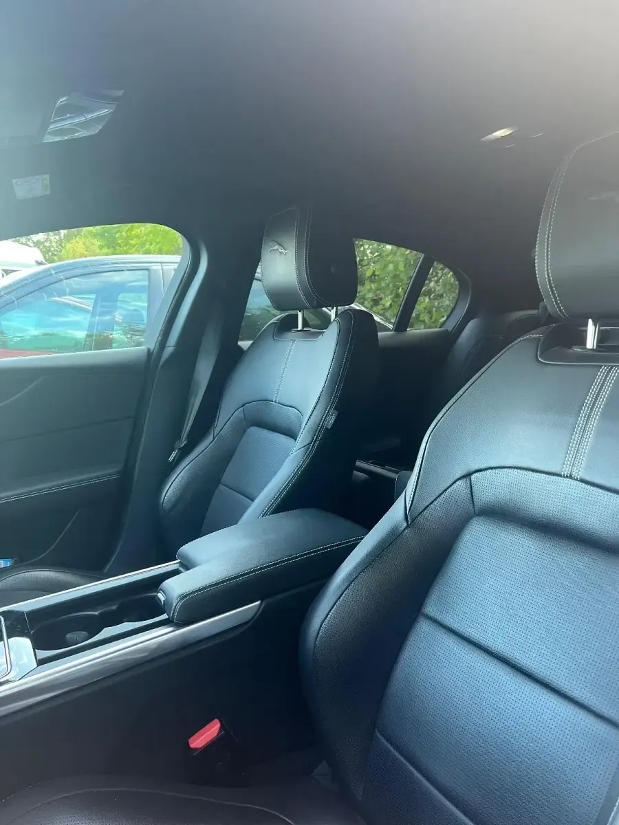 Gebraucht Jaguar XE R-Dynamic 250 PS (183 kW) 2023 Schwarz Limousine