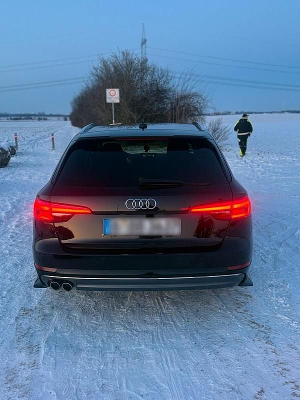 Gebraucht Audi A4 190 PS (139 kW) 2016 Schwarz Kombi