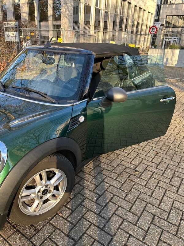 Grün Gebraucht 2012 Mini One Cabriolet Cabrio | 7.500 € (Fairer Preis) - Bild 1/4