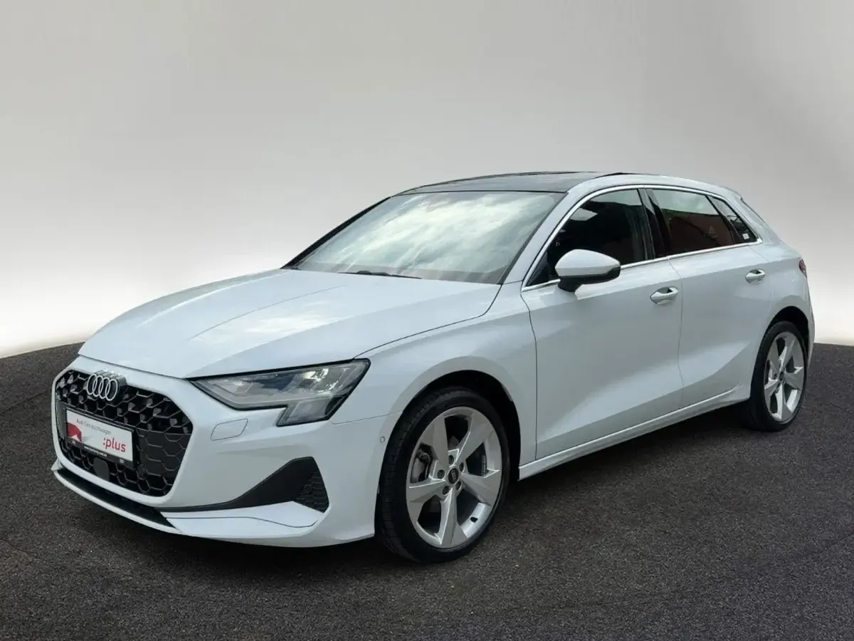 Second-hand Audi A3 Advanced 116 CP (85 kW) 2025 Alb Berlinǎ