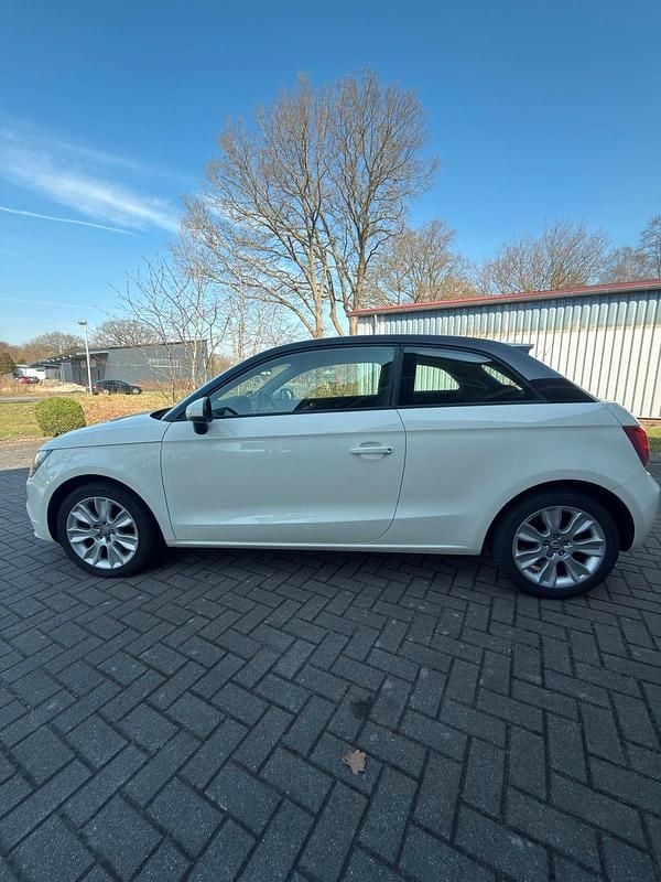 Gebraucht Audi A1 Comfort 122 PS (89 kW) 2014 Weiß Kleinwagen
