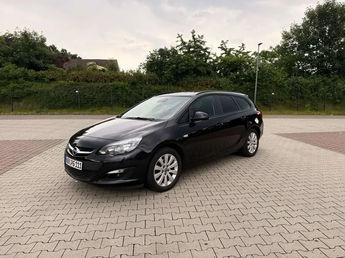 Gebraucht Opel Astra Style 110 PS (80 kW) 2016 Schwarz Kombi