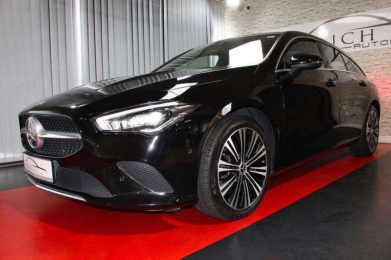 Gebraucht Mercedes CLA220 190 PS (139 kW) 2022 Nachtschwarz Limousine