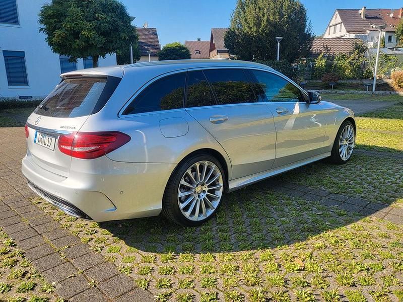 Silber Gebraucht 2015 Mercedes C250 AMG line Limousine | 15.999 € (Guter Preis) - Bild 1/4