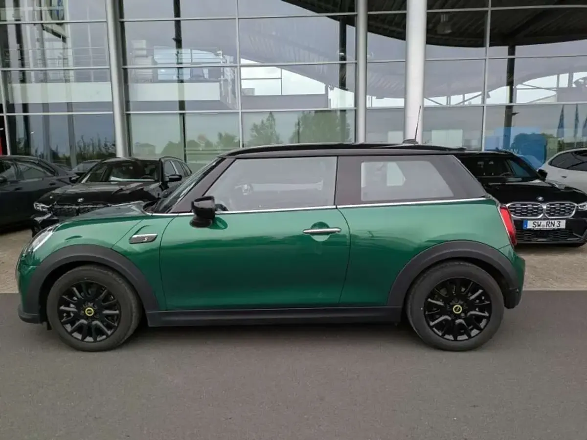 Gebraucht Mini Cooper SE 135 kW (184 PS) 2023 Grün Kleinwagen