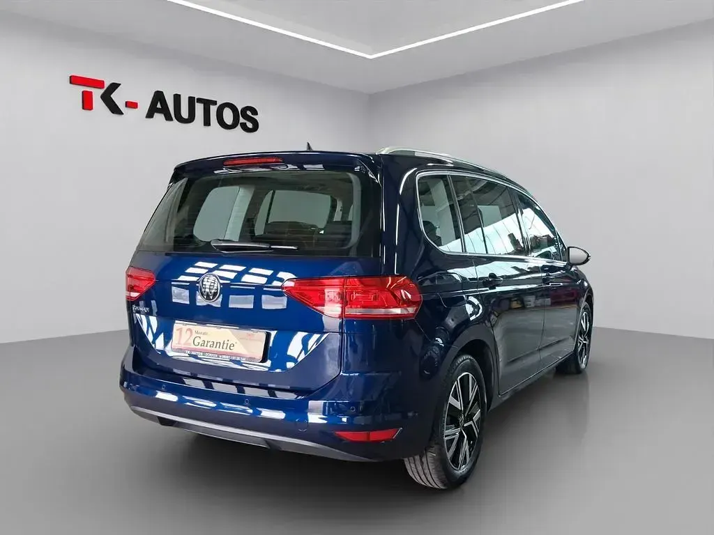 Gebraucht VW Touran Highline 150 PS (110 kW) 2021 Atlantic blue Van / Kleinbus