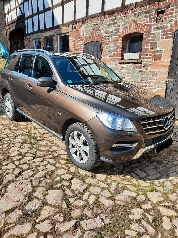 Gebraucht Mercedes ML350 306 PS (225 kW) 2012 Braun SUV